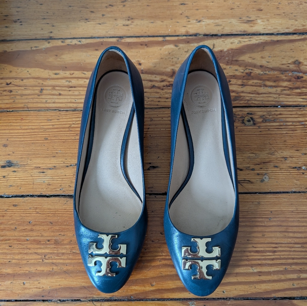 Tory Burch Raleigh Blue Leather Pump block heel gold logo Size 7.5 M